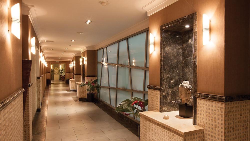 Hotel Grand Tien Shan
