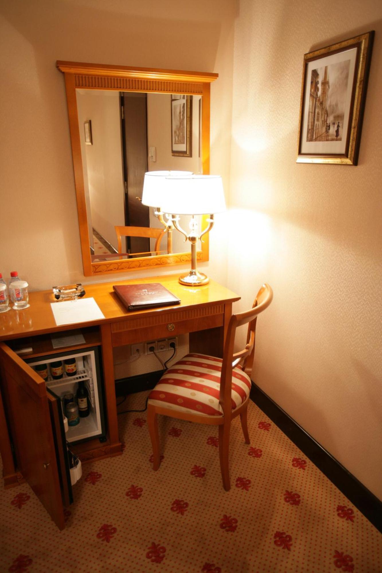 Grand Tien Shan Hotel 4*