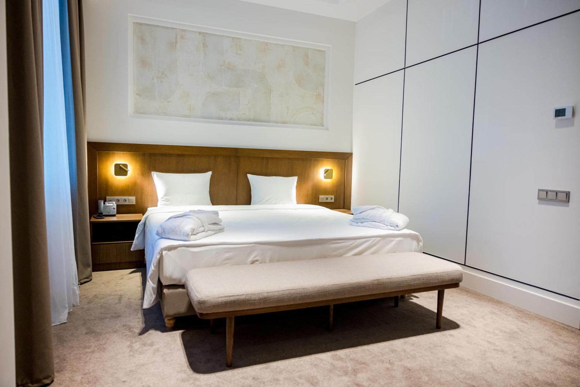 Hotel Grand Tien Shan 4*